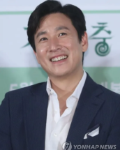 Lee Sun-kyun (17)