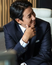 Lee Sun-kyun (32)