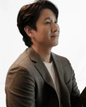 Lee Sun-kyun (33)